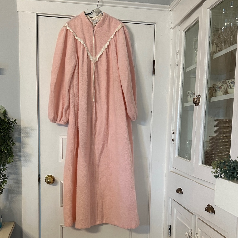 Vintage Fuzzy Light Pink Long Robe Size Large
